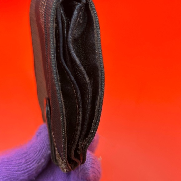 ❌SOLD ❌Do not buy. FENDI Black and Olive compact Wallet. VGUC❗️ - Picture 5 of 13